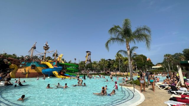 Imatge de la zona de piscines del Caribe Aquatic Park (PortAventura World)